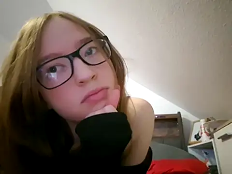 Freaky-Doll online show from May 2026 05:07:02 PM