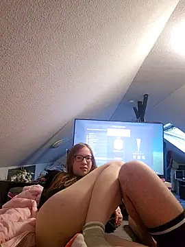 Freaky-Doll online show from May 2026 07:18:02 PM
