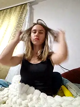 Lisahoppii online show from May 2026 03:40:01 PM
