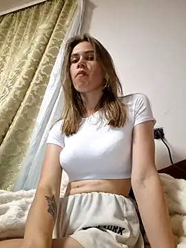 Lisahoppii online show from May 2026 06:04:02 PM