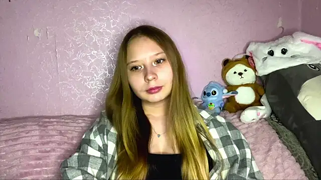 MertieVandusen online show from May 2026 04:35:02 PM