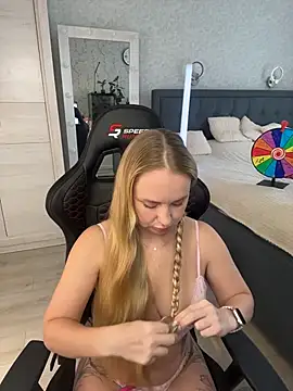 Kitty-Kelsi online show from May 2026 07:27:01 AM
