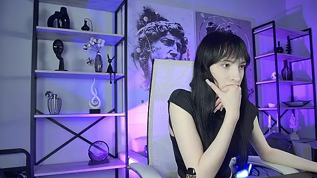 SeraphineSparda online show from June 2026 11:42:02 AM