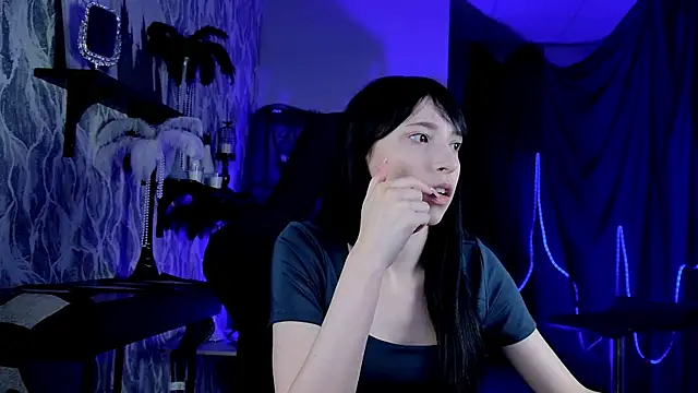 SeraphineSparda online show from July 2026 11:40:01 AM