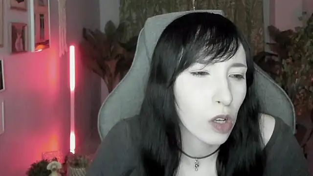 SeraphineSparda online show from July 2026 11:50:01 AM