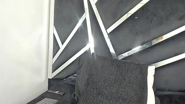 cristalxht online show from May 2026 08:55:01 AM