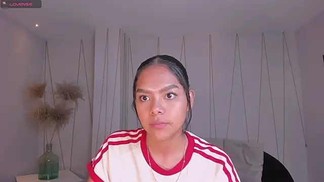 SaphiraJames online show from July 2026 02:05:01 AM
