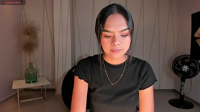 SaphiraJames online show from July 2026 03:01:01 AM