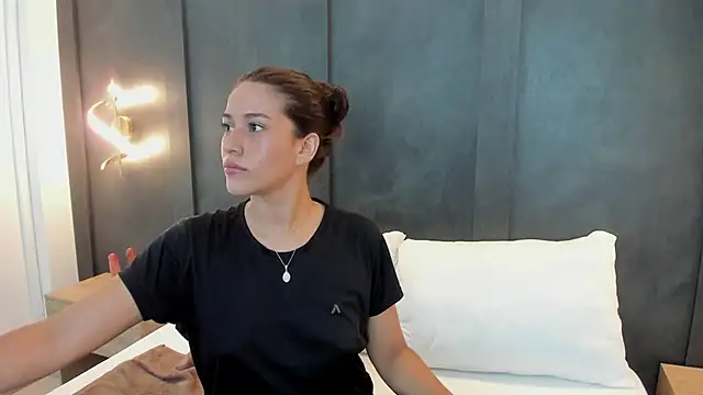 elaia hatman online show from July 2026 01:08:02 PM