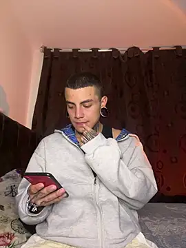  valentinoooo online show from July 2026 04:04:02 AM