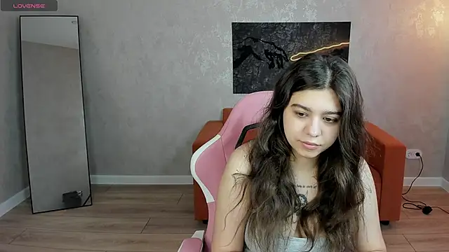 Snapshot of Trisha_Moore chatting on May 2026 01:12:01 AM Trisha Moore online show from May 2026 01:12:01 AM