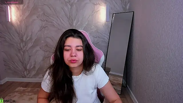 Snapshot of Trisha_Moore chatting on June 2026 01:11:01 AM Trisha Moore online show from June 2026 01:11:01 AM