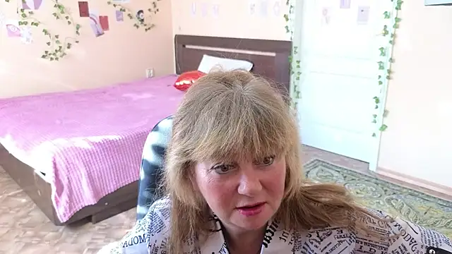 Melania Cook online show from June 2026 04:28:01 AM