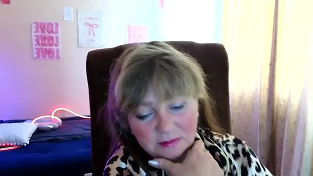 Melania Cook online show from July 2026 11:16:02 AM
