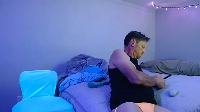 luv2cum2gether25 online show from June 2026 12:41:02 PM