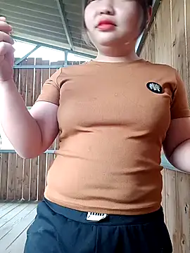 Lily Henry online show from May 2026 07:46:02 AM
