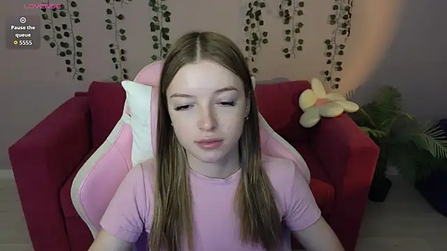 Snapshot of Eva_Th0mpson chatting on July 2026 12:57:02 AM Eva Th0mpson online show from July 2026 12:57:02 AM