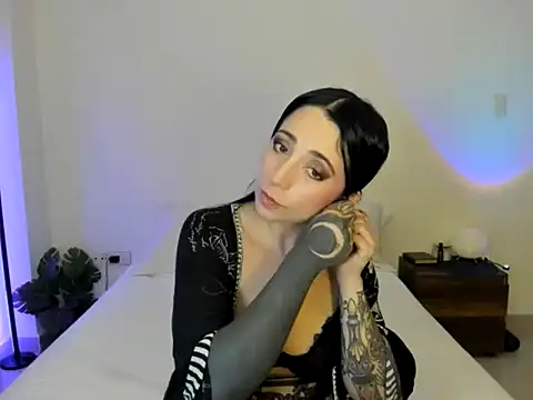 EvangelineLoveee online show from June 2026 09:38:01 PM