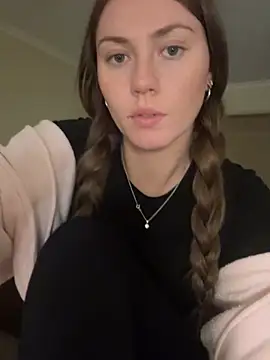 daisycollins online show from June 2026 11:10:01 AM