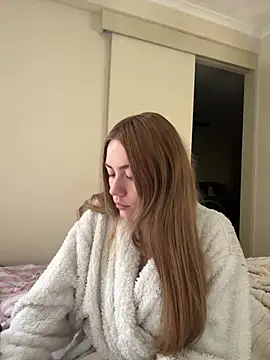 daisycollins online show from July 2026 11:42:01 PM