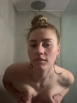 daisycollins online show from July 2026 01:03:02 PM