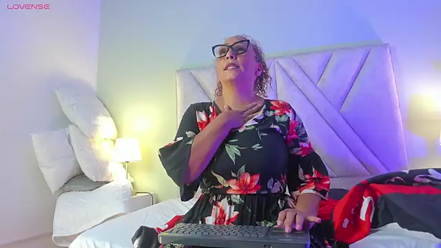 Eva-Millss online show from July 2026 08:35:01 PM