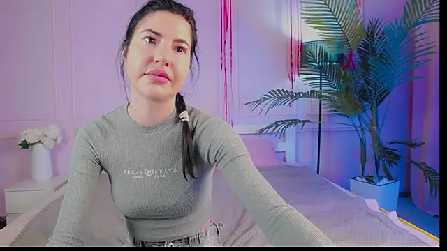Emily xoo online show from May 2026 08:18:01 PM