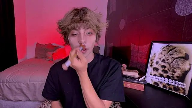 Aronn 44 online show from May 2026 10:38:02 PM