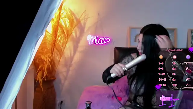 mia valentine   online show from June 2026 08:51:02 PM