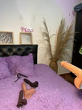 mia valentine   online show from July 2026 09:25:01 PM