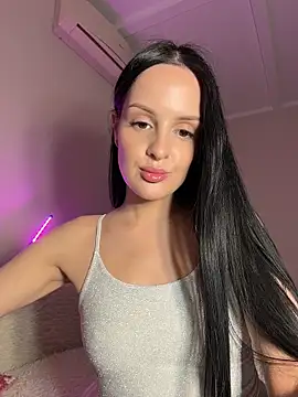 Evaryn online show from May 2026 09:31:01 PM