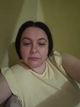 Snapshot of EmmaEmmy40 chatting on May 2026 05:54:01 PM EmmaEmmy40 online show from May 2026 05:54:01 PM