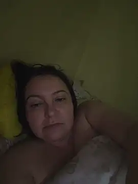 Snapshot of EmmaEmmy40 chatting on May 2026 06:37:01 PM EmmaEmmy40 online show from May 2026 06:37:01 PM