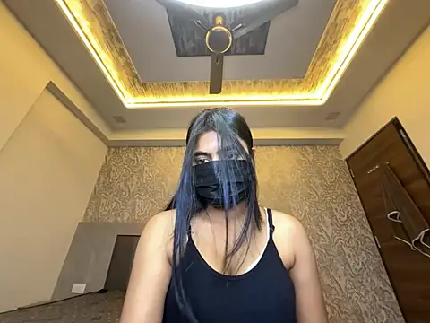 Snapshot of Miss_Heer chatting on May 2026 06:17:02 PM Miss Heer online show from May 2026 06:17:02 PM