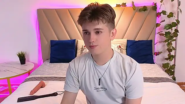 Miless Cooper online show from July 2026 08:11:01 PM