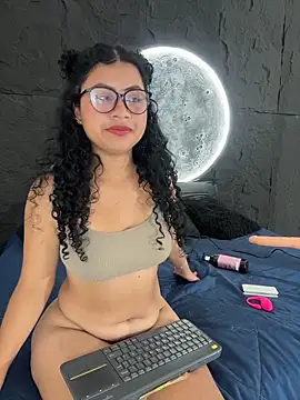 JuliRogers online show from May 2026 08:59:01 PM