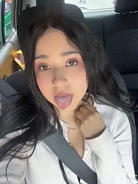 Snapshot of eimili_love chatting on May 2026 04:45:02 PM eimili love online show from May 2026 04:45:02 PM