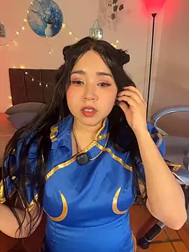 Snapshot of eimili_love chatting on May 2026 02:27:01 AM eimili love online show from May 2026 02:27:01 AM
