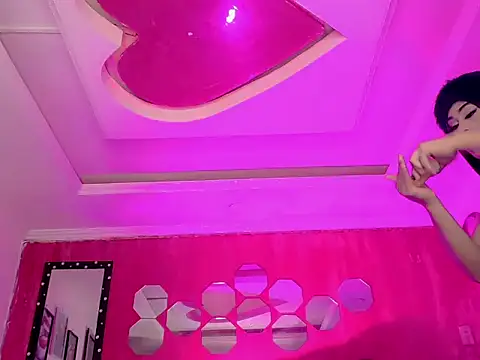 Snapshot of Mia_Colucci25 chatting on May 2026 02:50:01 AM Mia Colucci25 online show from May 2026 02:50:01 AM
