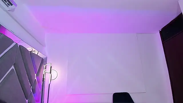 AmaraLewis online show from May 2026 12:44:02 PM