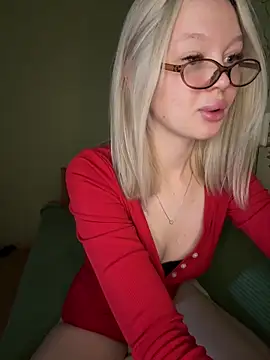 Snapshot of Velvet_Doll_ chatting on May 2026 04:31:02 AM Velvet Doll online show from May 2026 04:31:02 AM