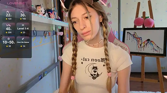 MiaMooonn online show from July 2026 12:19:02 PM