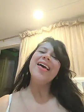 MonserratLune  online show from May 2026 07:12:01 PM