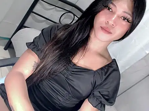 Ladymikaela online show from May 2026 04:18:01 AM