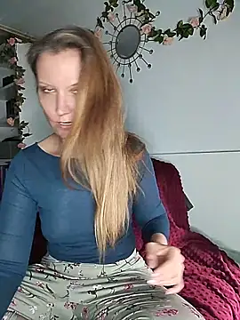 Candy Cougar online show from May 2026 07:13:02 AM