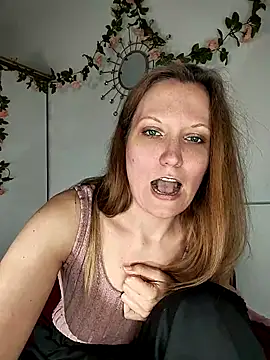 Candy Cougar online show from May 2026 06:30:01 AM