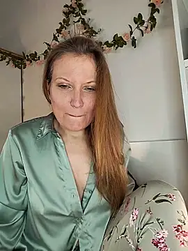 Candy Cougar online show from May 2026 06:53:01 AM
