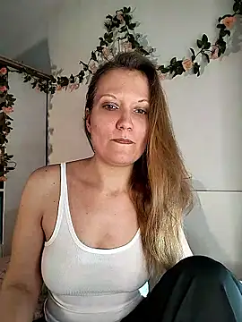 Candy Cougar online show from May 2026 06:52:01 AM