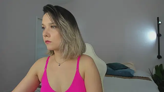 Nikki Mi1k online show from June 2026 01:14:01 AM