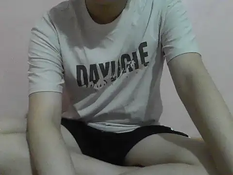Zineyy online show from June 2026 04:08:02 PM